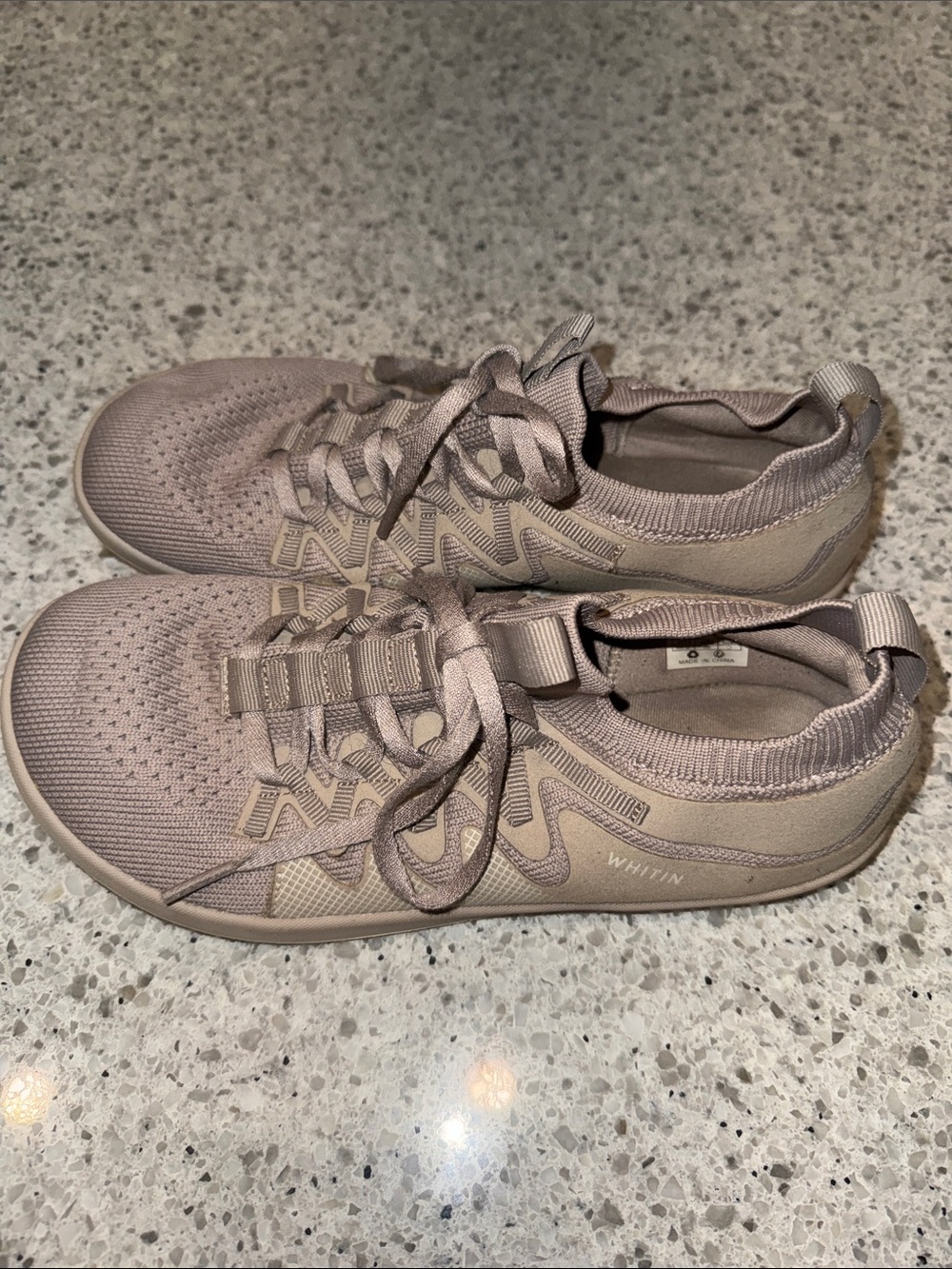 Within shoes - Picture 4 of 6